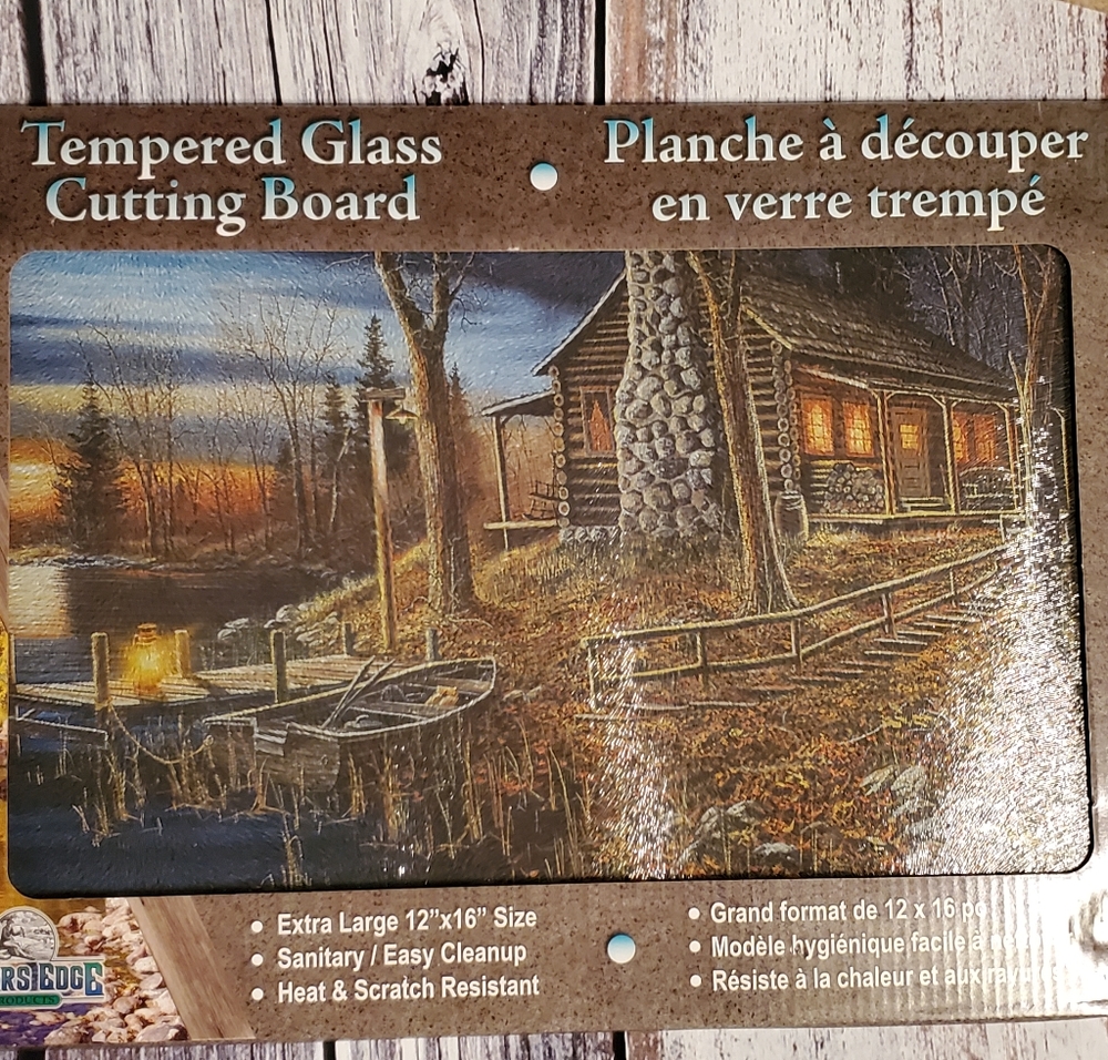 NIB Rivers Edge Cabin Tempered Glass Cutti…